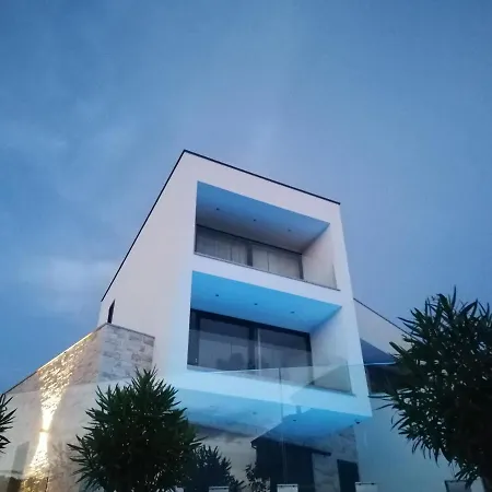 Appartement Novamarin - Heated Pool, Sauna, Garden