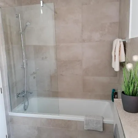 Apartmán Novamarin - Heated Pool, Sauna, Garden *