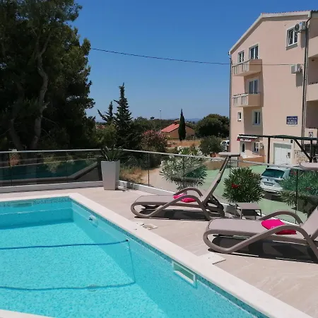 Novamarin - Heated Pool, Sauna, Garden Appartement Drage