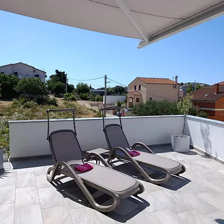 Novamarin - Heated Pool, Sauna, Garden *