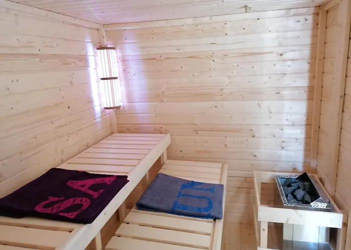 Novamarin - Heated Pool, Sauna, Garden ドラゲ