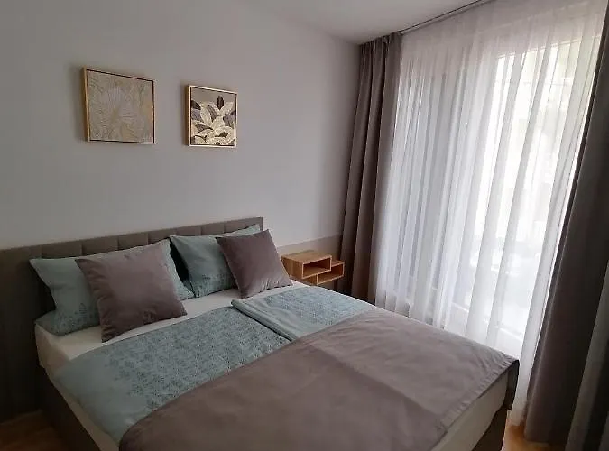 Novamarin - Heated Pool, Sauna, Garden Appartement *