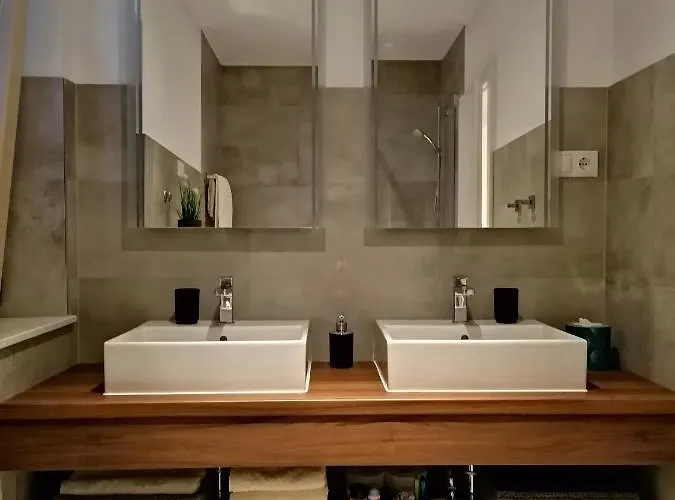 アパート Novamarin - Heated Pool, Sauna, Garden