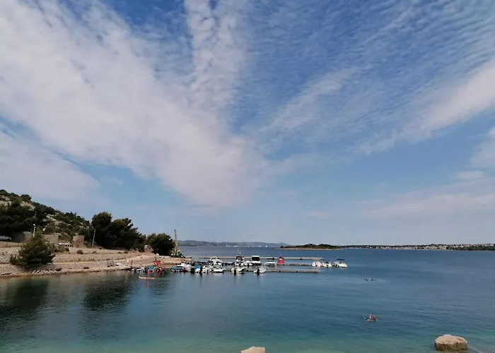 アパート Novamarin - Heated Pool, Sauna, Garden ドラゲ