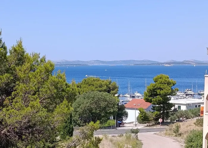 Novamarin - Heated Pool, Sauna, Garden アパート ドラゲ