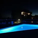 Novamarin - Heated Pool, Sauna, Garden Appartamento *