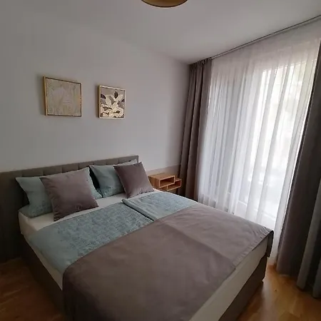 Novamarin - Heated Pool, Sauna, Garden Apartment *