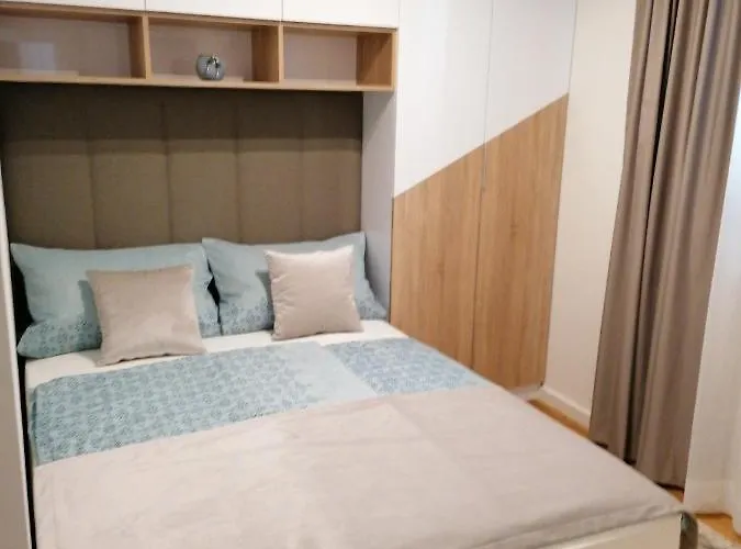 Novamarin - Heated Pool, Sauna, Garden